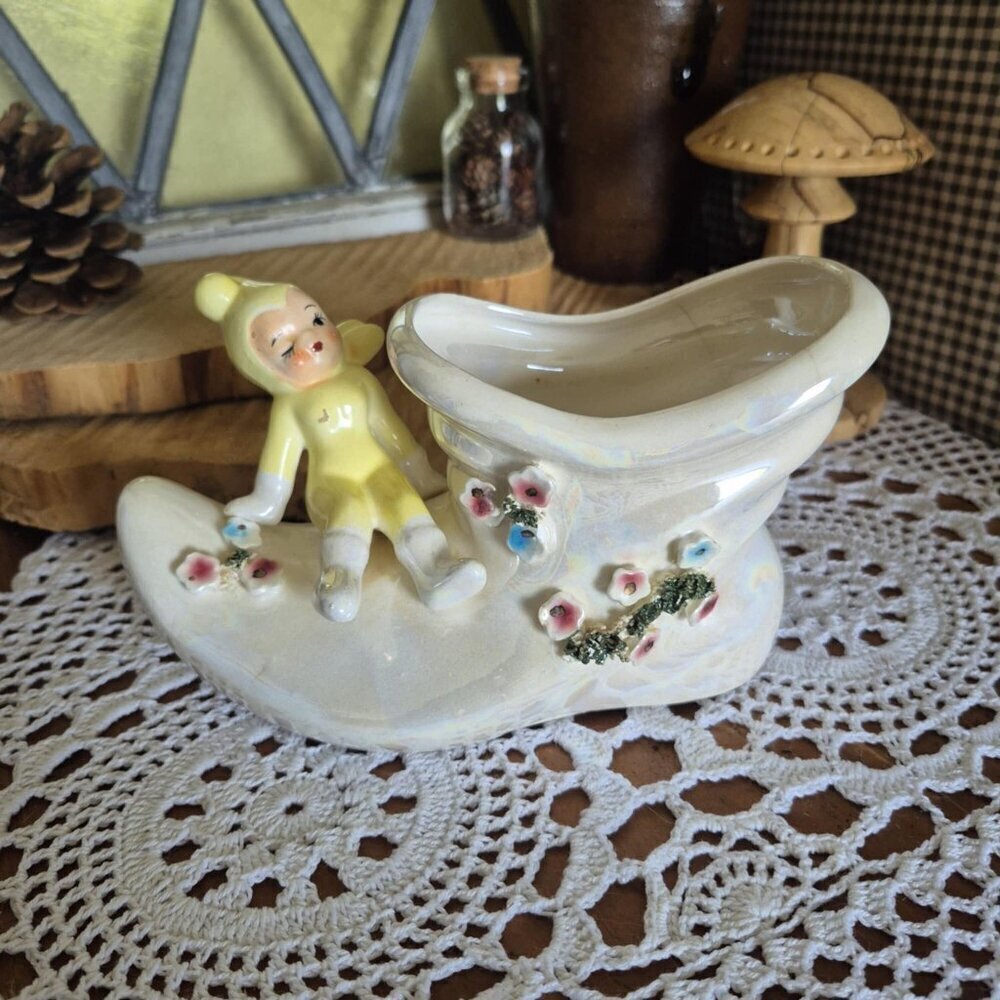 Hearth Happenings 🏡🧚♂️ Vintage Japan Pixie Elf Shoe Planter Fairy Figurine - Picture 3 of 13